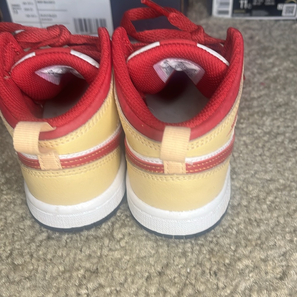 Air Jordan - Picture 3 of 4